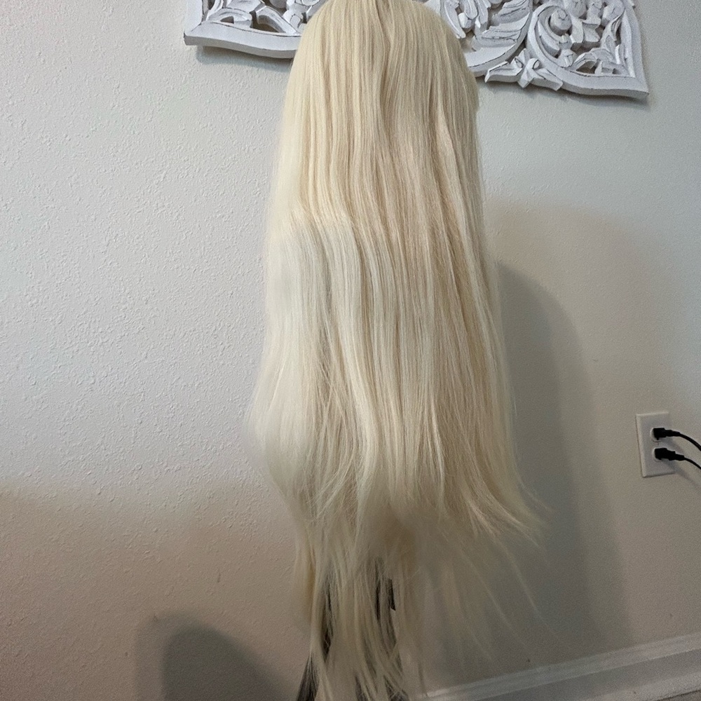 Wig - Picture 3 of 5